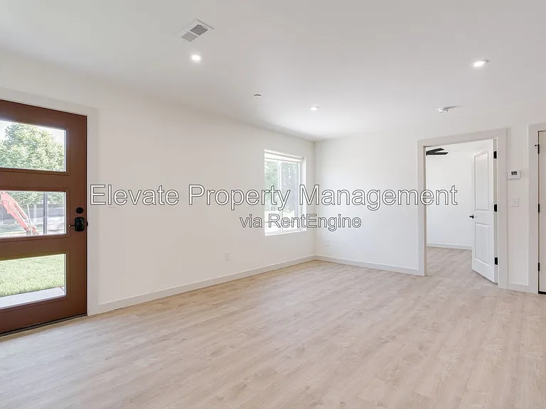 844 NW 43rd St #102 — Photo 6