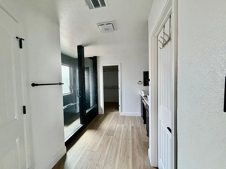 621 Cavan — Photo 18