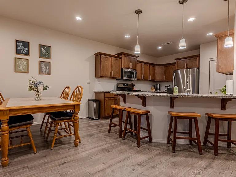 18522 White Rose Pl — Photo 1