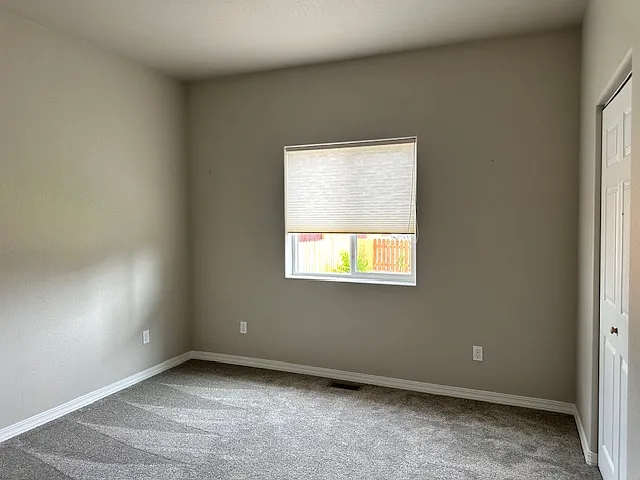 3 bed, 2133 sqft, $1,975 — Photo 3