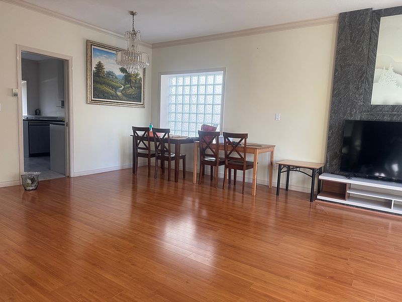 Vancouver House for rent - 4 Bedrooms — photo 2