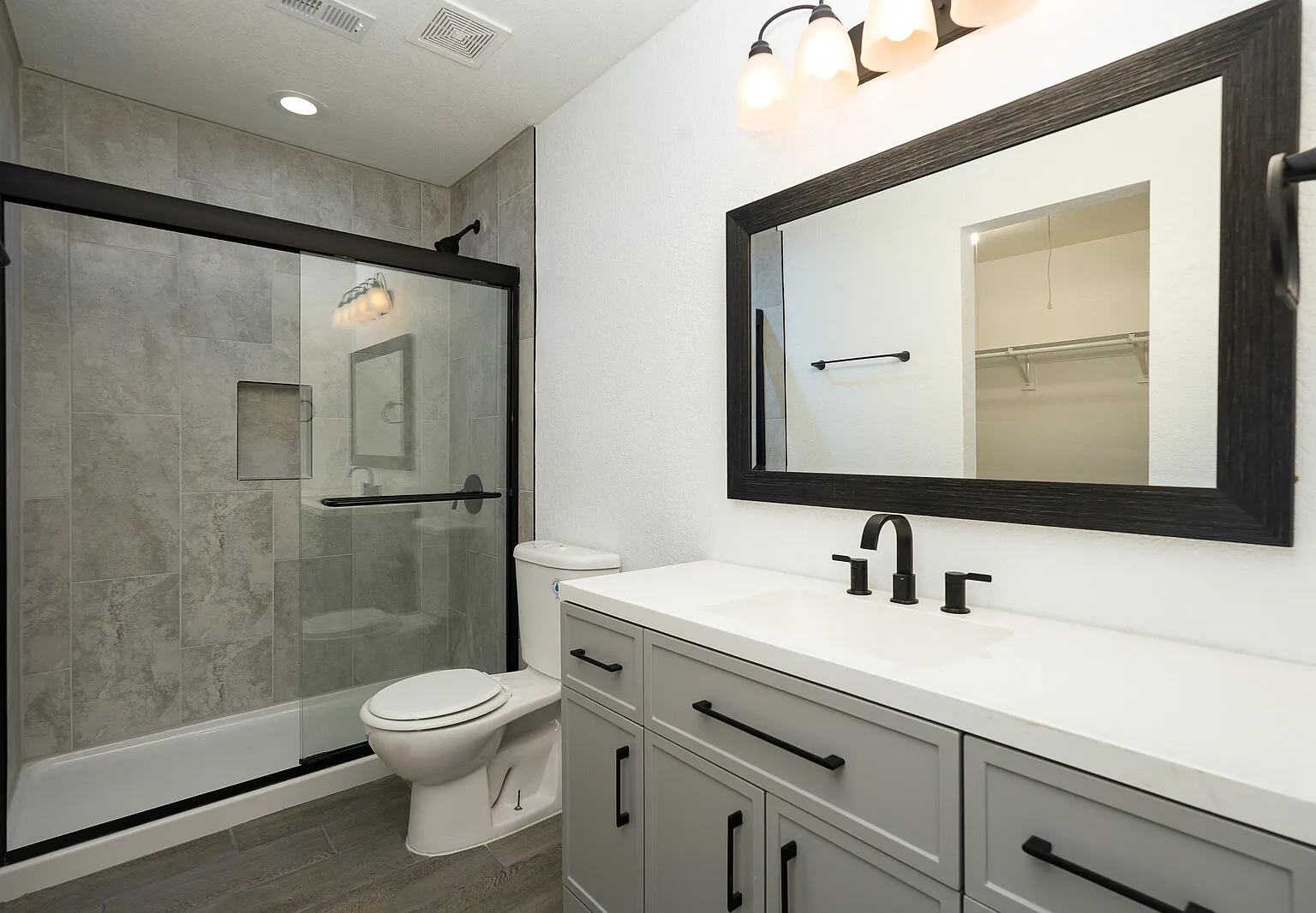 3 bed, 1407 sqft, $2,100 — Photo 4
