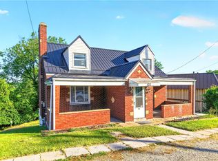 102 Payne Hill Rd, Clairton, PA 15025