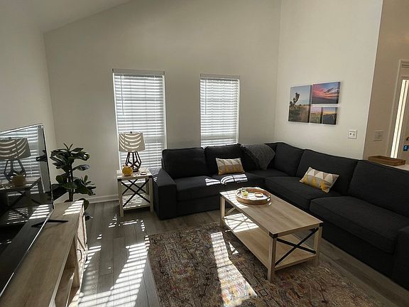 4th image of 136 Menendez Ave
