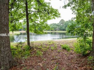 7 Mead Ln, Hilton Head Island, SC 29926