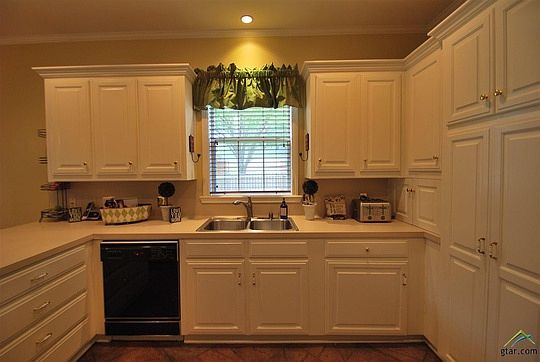 5th image of 5109 Katie Dr