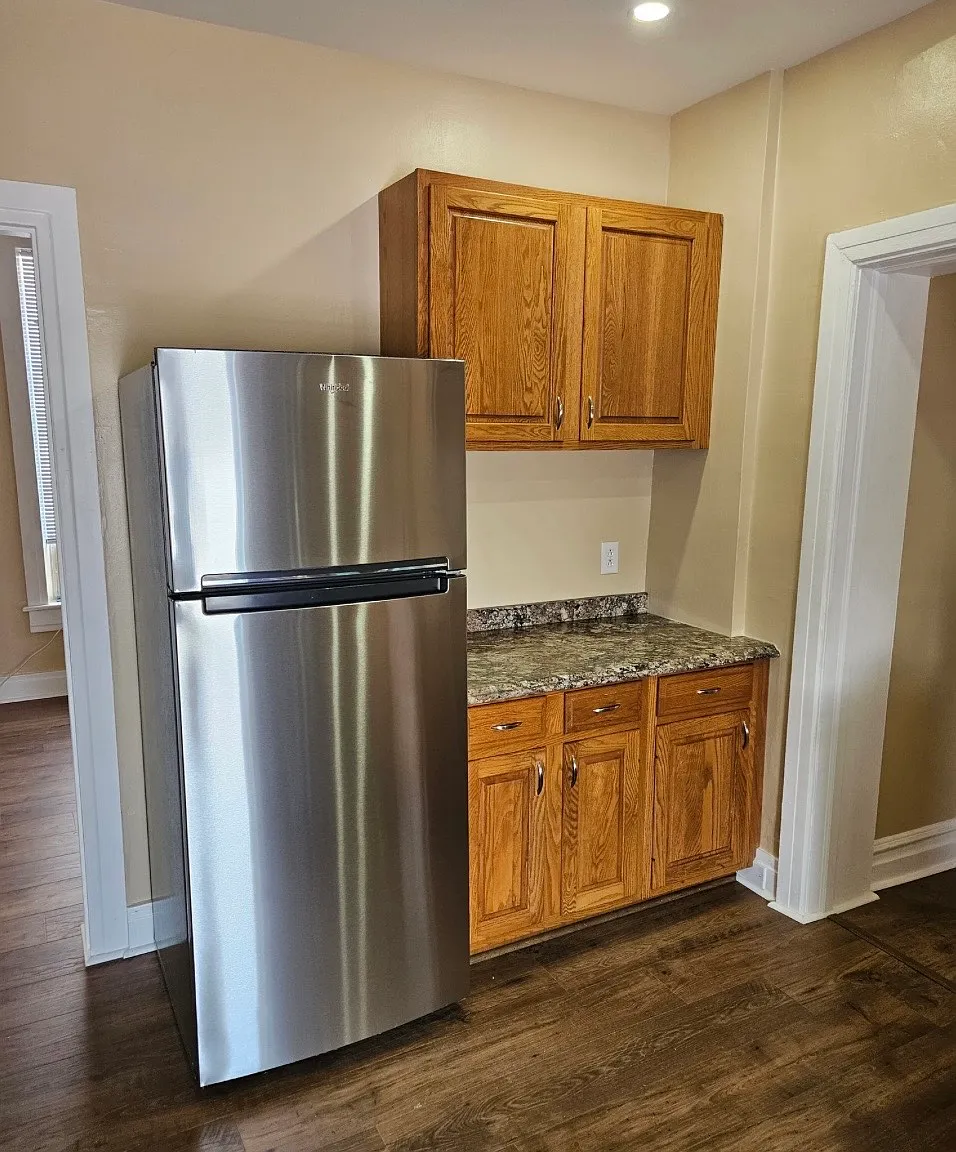 2 bed, 1060 sqft, $1,500 — Photo 3