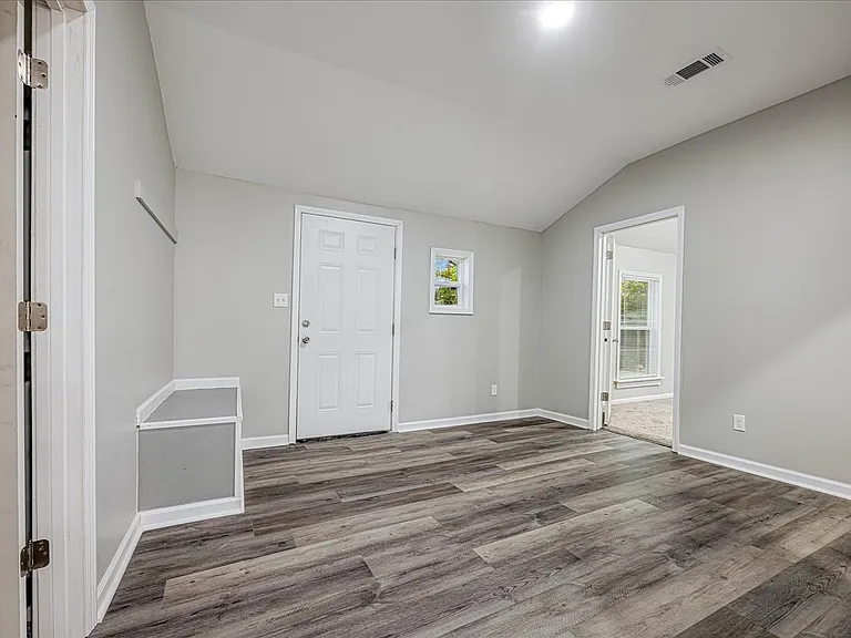 3587 Cowden Ave — Photo 9