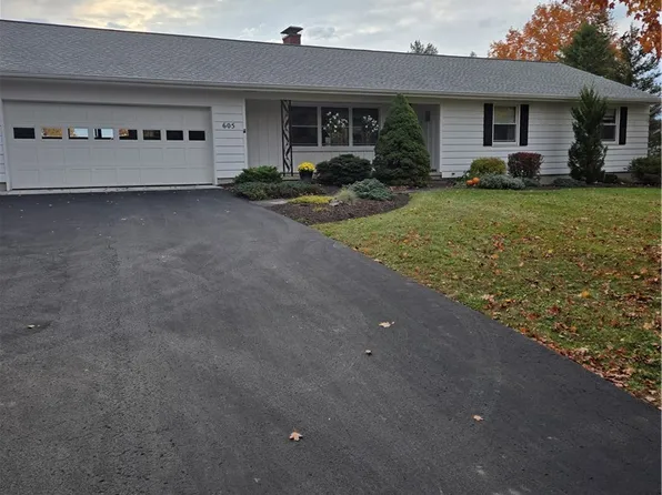 605 Churchill Ct, Fayetteville, NY 13066