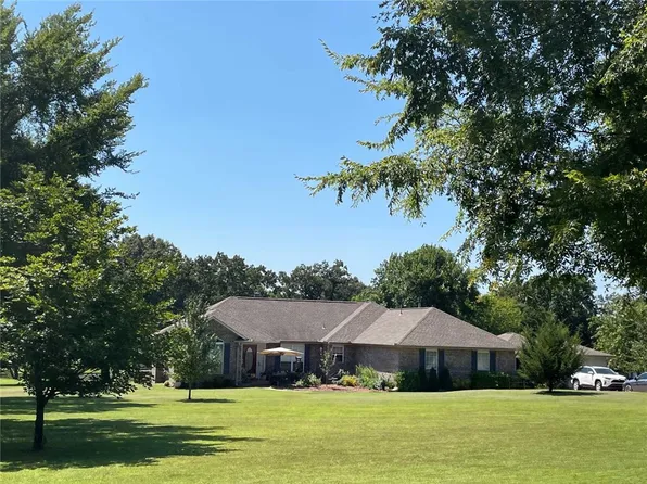 2325 N River Rd, Lavaca, AR 72941