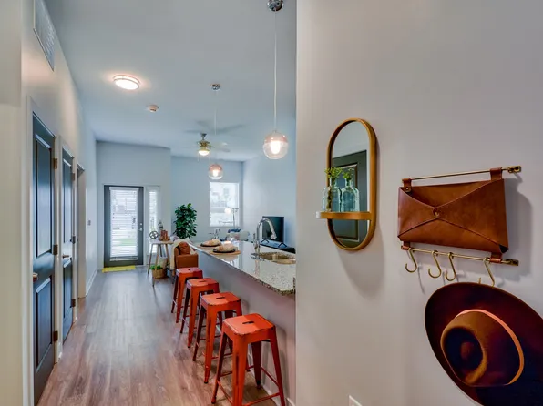 District at 6th Apartments