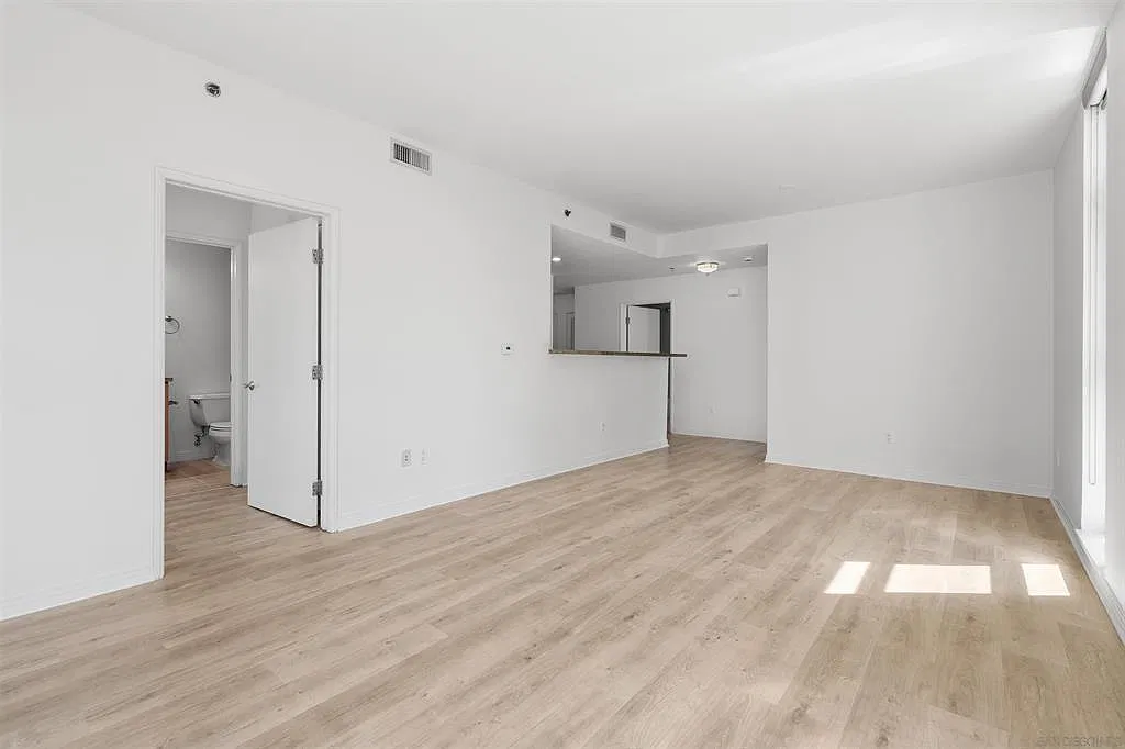 2 bed, 963 sqft, $3,500 — Photo 2