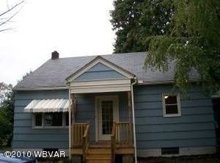 18 Main St, Mill Hall, PA 17751