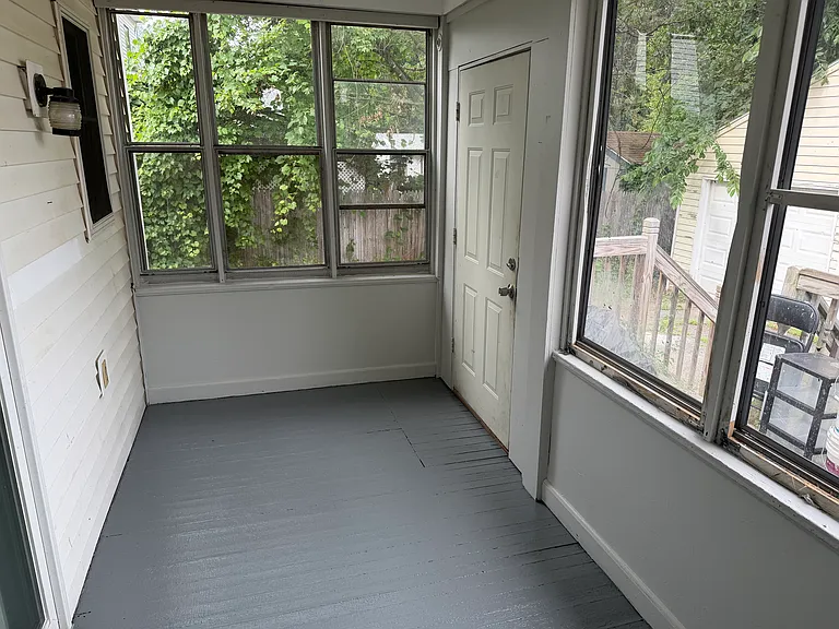 82 Carson Ave — Photo 12