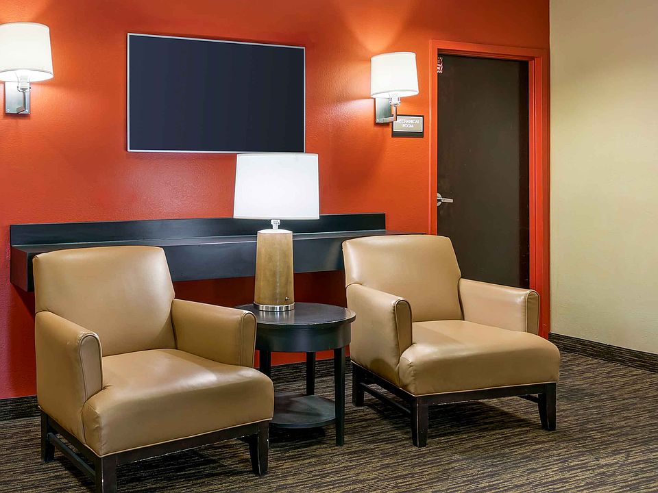 Lobby and Guest Check-in