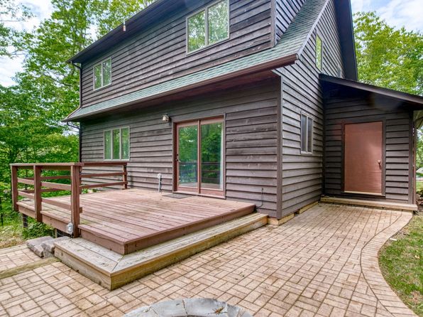 1802 Shelor Ln, Blacksburg, VA 24060