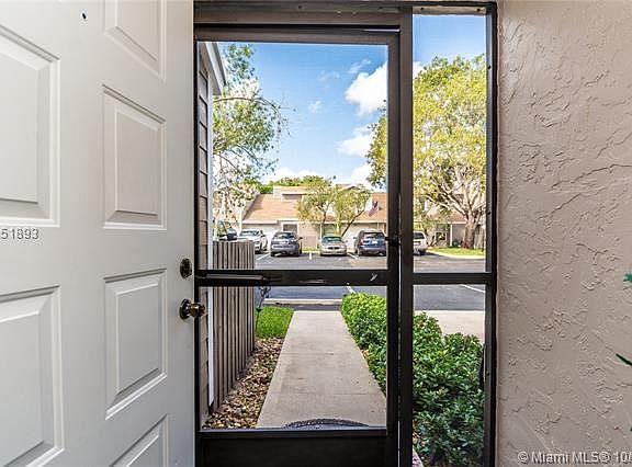 4th image of 652 Woodgate Ln #B