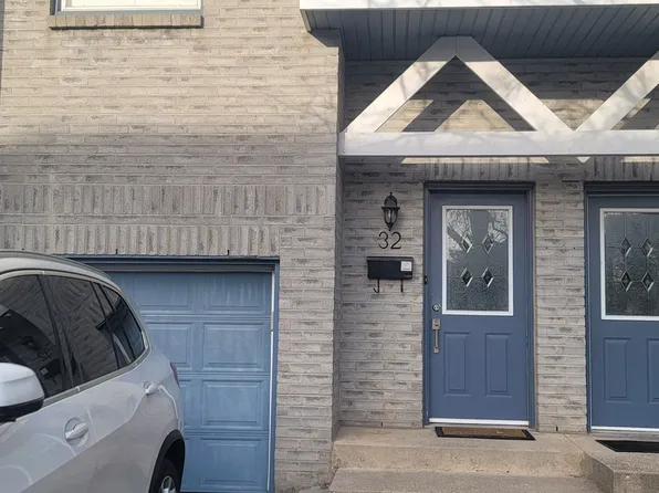 589 Beechwood Dr N #32, Waterloo, ON N2T 2K9