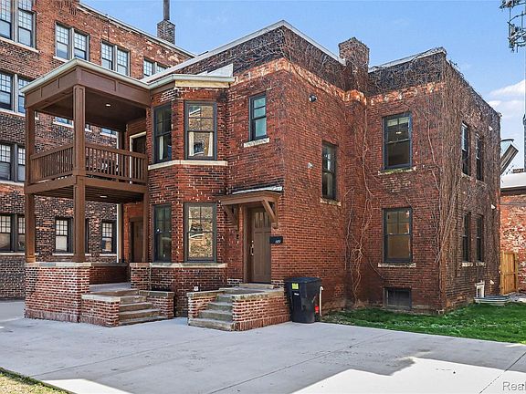 3rd image of 691 W Alexandrine St
