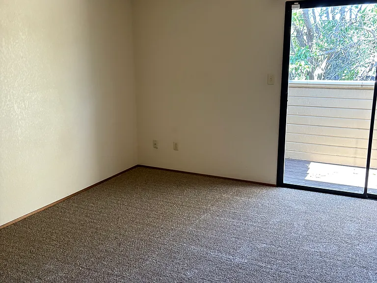 10 Peppermill Ct — Photo 9