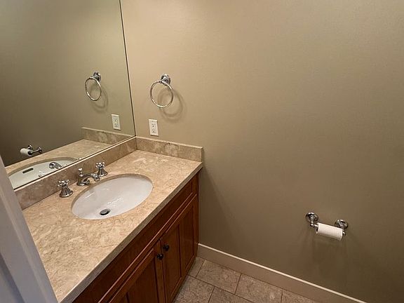 5th image of 943-945 Paloma Ave