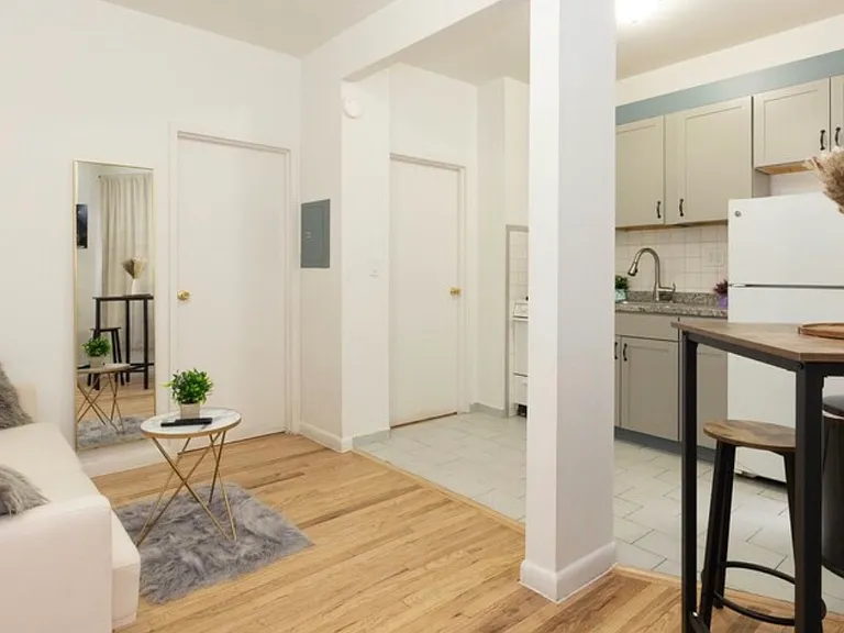 215 W 109th St #1E — Photo 2