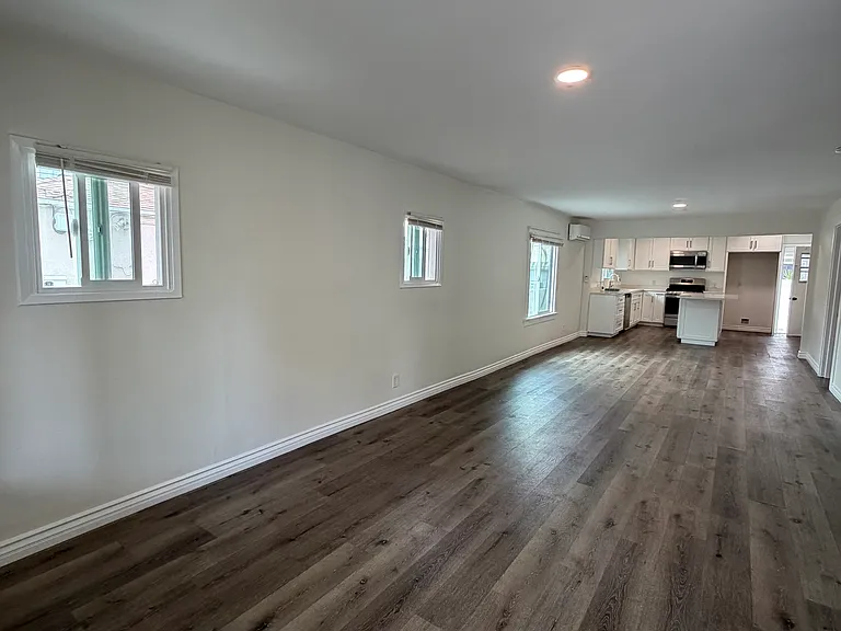 718 Raleigh St — Photo 4