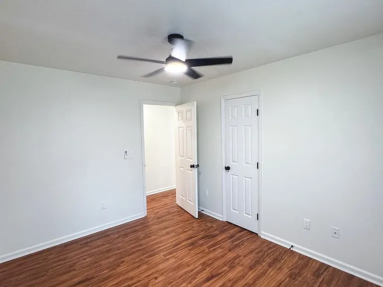 2801 Wedgefield Dr — Photo 15