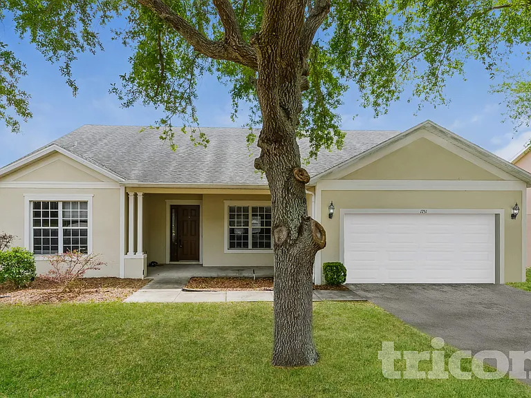 1751 Southern Oak Loop — Photo 1