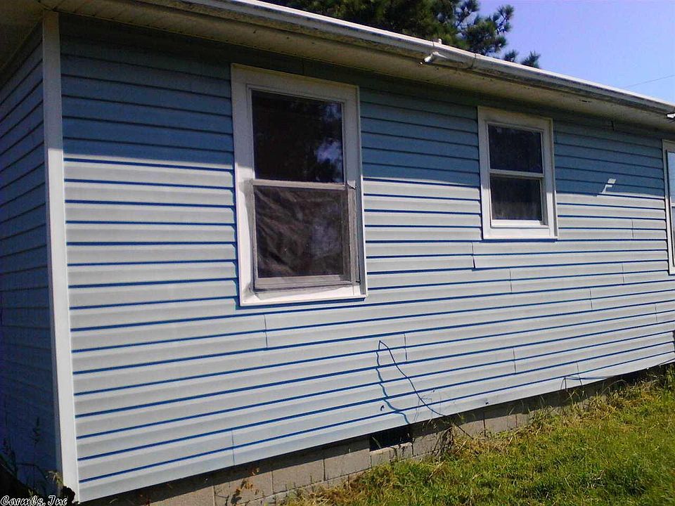 2nd image of 919 N I St