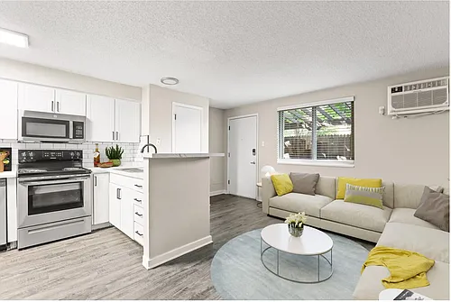 1443 Elizabeth St Photo 1