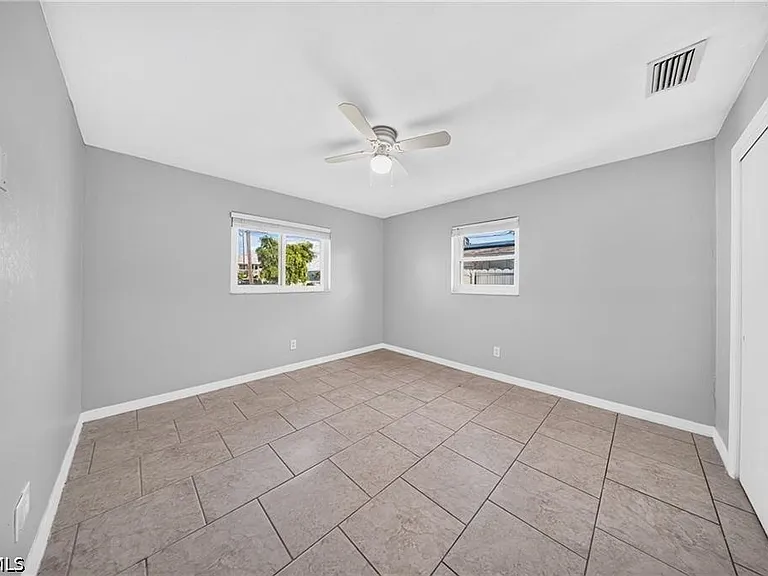 2505 SE 16th Pl #1 — Photo 11