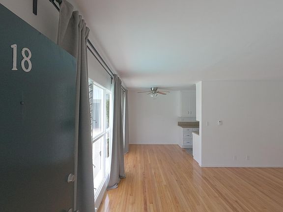 3rd image of 540 San Vicente Blvd #18