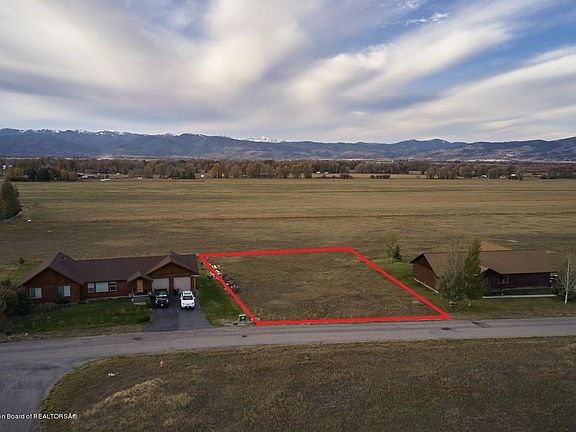 2nd image of 1758 River Meadows Dr