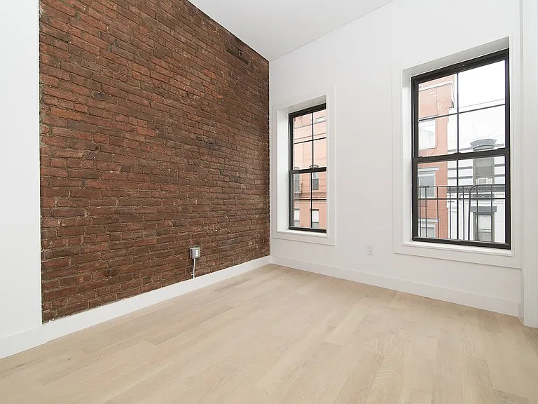 26 Prince St #14 — Photo 2