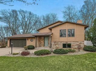 2126 Esther Dr, Onalaska, WI 54650