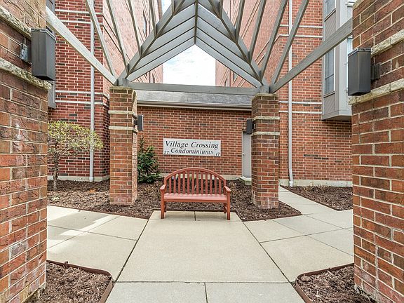 2nd image of 17 E Hattendorf Ave Unit 203