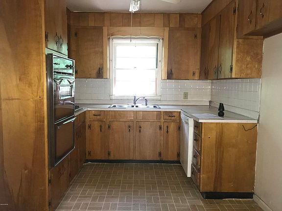 3rd image of 1182 Cypress Dr