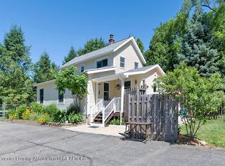 15083 Daggott Rd, Lansing, MI 48906