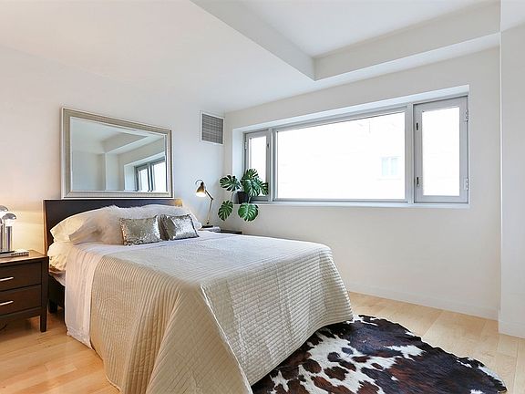 4th image of 253 4th Ave Unit 8D