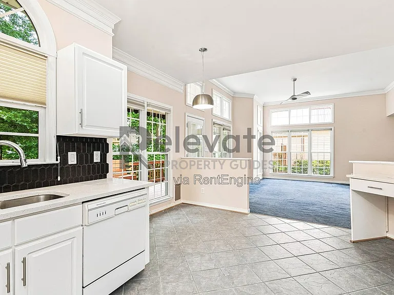 10927 Rickey Ct — Photo 7