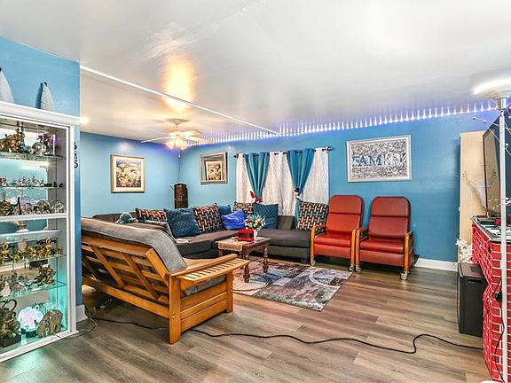 5th image of 310 Coral Ave