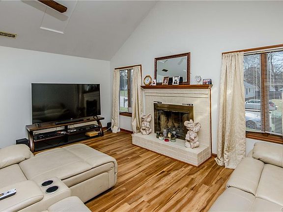 4th image of 103 S Marion Ave