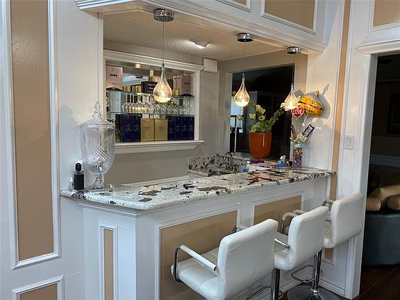 5th image of 306 Bellmeade Dr