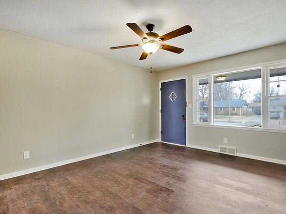 5th image of 1519 W Greenfield St
