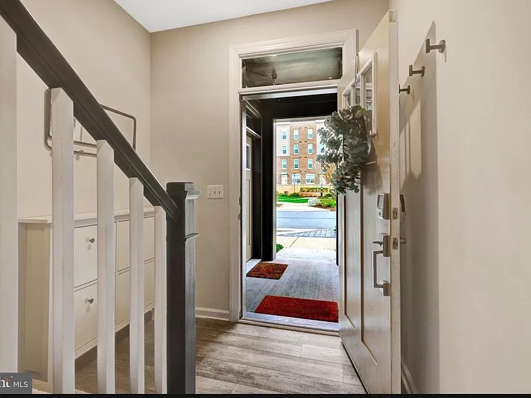 45210 Lettermore Sq — Photo 3