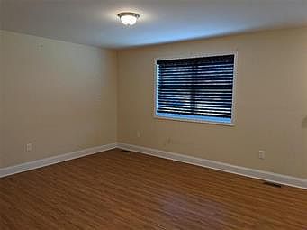 5th image of 50 Craigie St