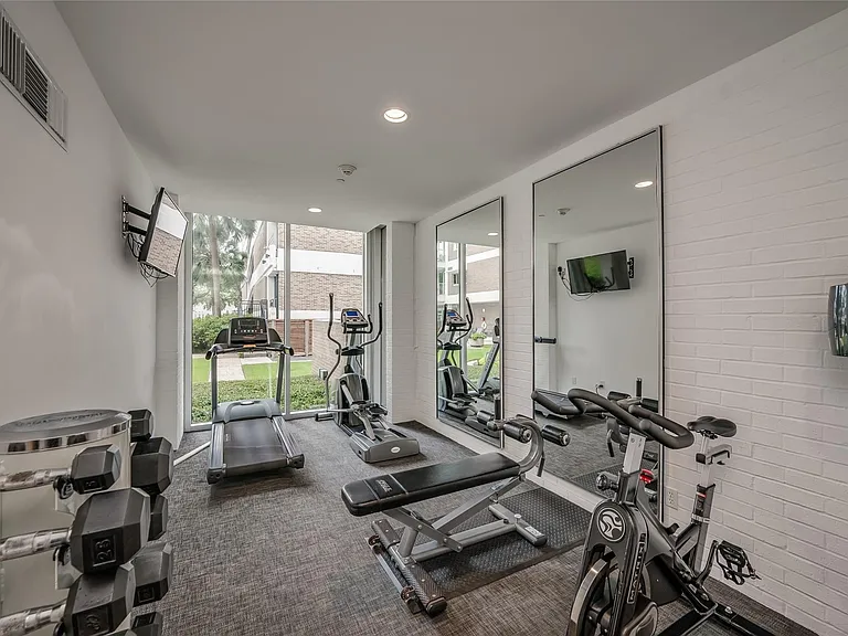 3600 Montrose Blvd #607 — Photo 14