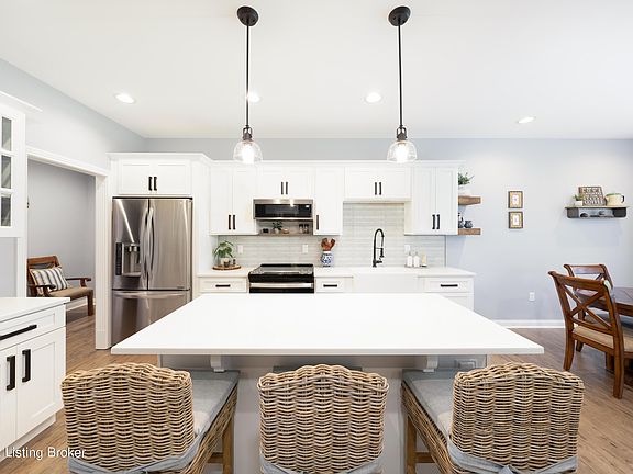 3rd image of 334 Grand Oak Blvd