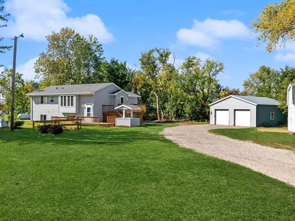 36494 Vickers Dr NE, Cambridge, MN 55008